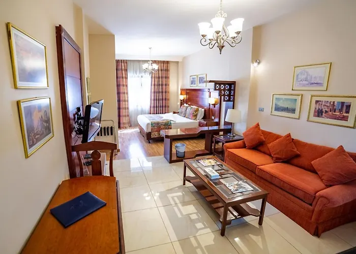 Comfort Hotel Suites